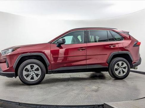 Used 2021 Toyota RAV4 LE image 3