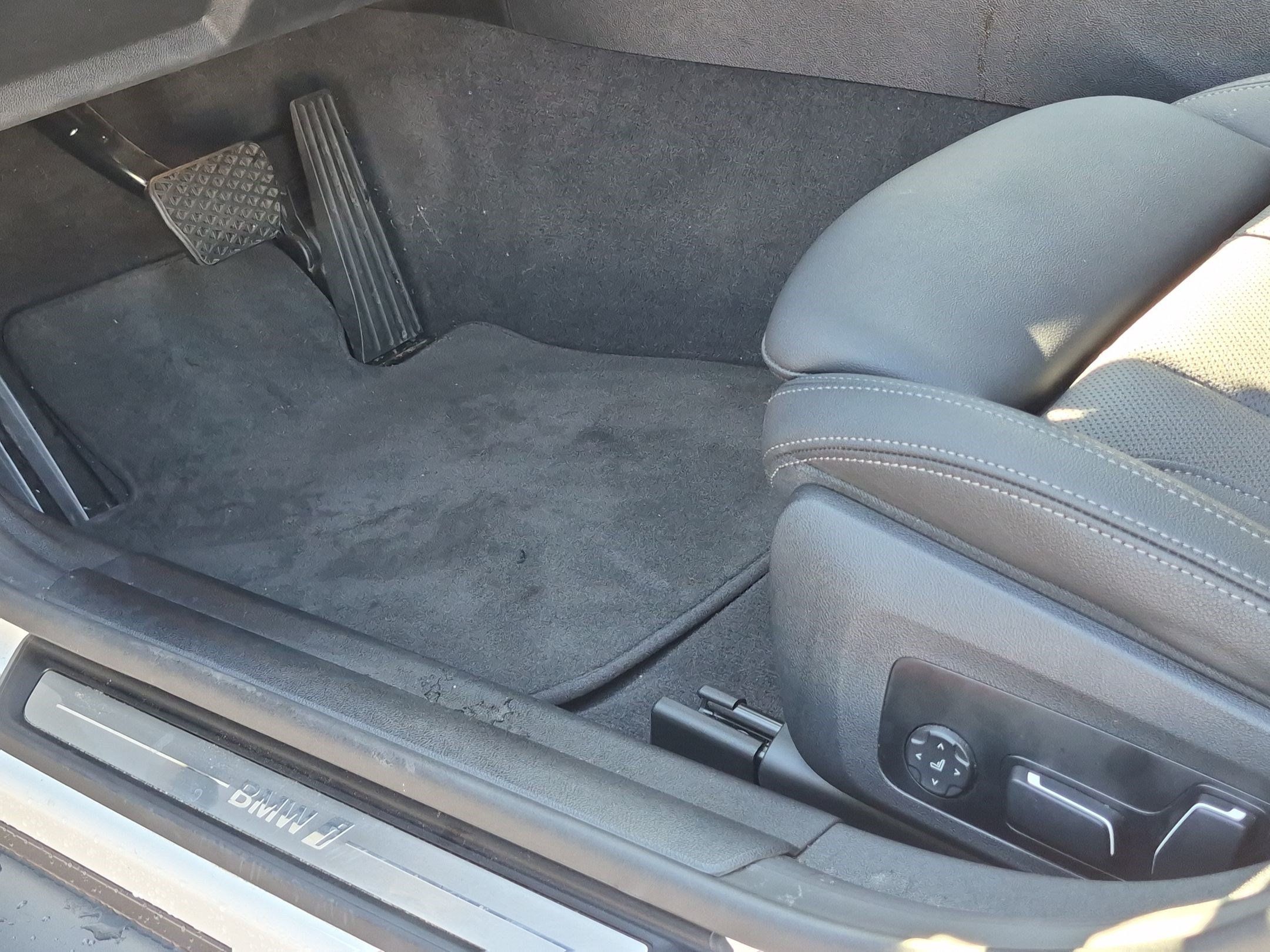 Certified 2024 BMW i4 eDrive35 w/ Convenience Package RWD image 17