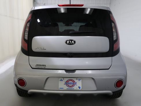 Used 2018 Kia Soul + image 19