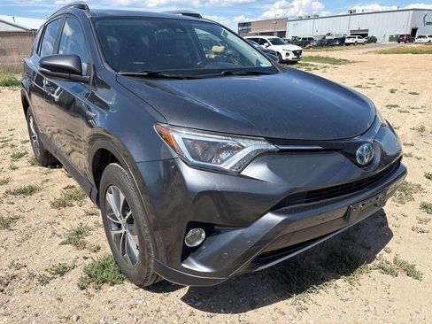 Used 2017 Toyota RAV4 XLE w/ Convenience Package AWD/4WD image 7