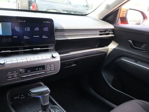 Used 2025 Hyundai Kona SEL FWD image 18