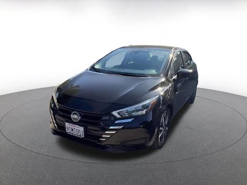 Used 2025 Nissan Versa SV image 7