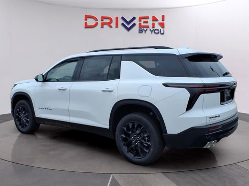 New 2026 Chevrolet Traverse LT w/ Midnight/Sport Edition image 3