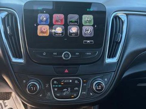 Used 2017 Chevrolet Malibu Premier w/ Driver Confidence Package image 10