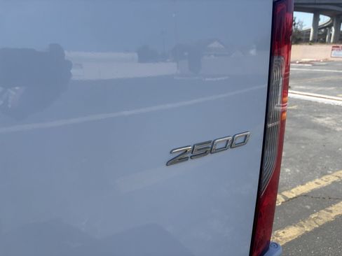Used 2025 Mercedes-Benz Sprinter 2500 image 9