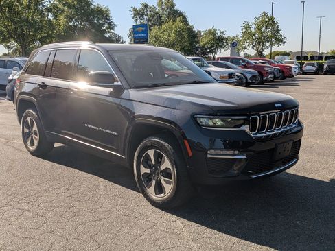 Used 2023 Jeep Grand Cherokee 4WD 4xe image 2