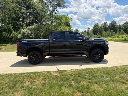 Used 2022 Chevrolet Silverado 1500 LT Trail Boss w/ LT Trail Boss Premium Package AWD/4WD image 10