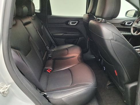 Used 2024 Jeep Compass Trailhawk image 19