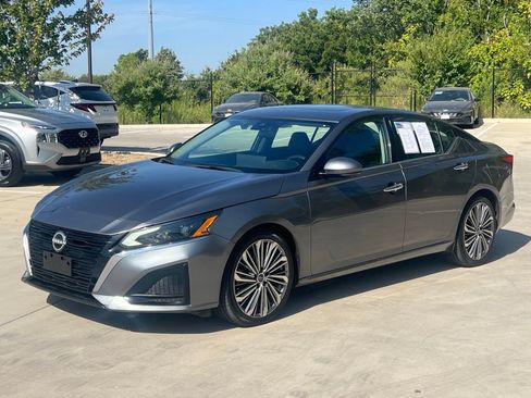 Used 2023 Nissan Altima 2.5 SL FWD image 5