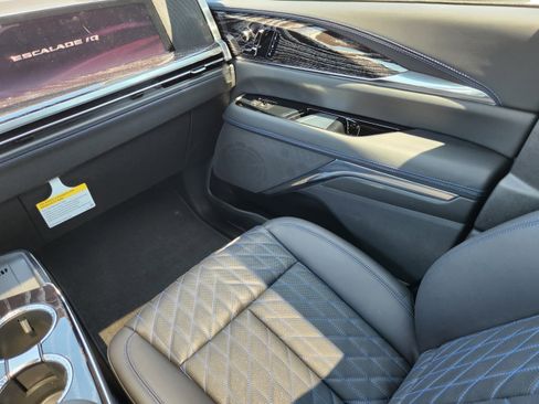 New 2025 Cadillac Escalade IQ Sport 1 image 17