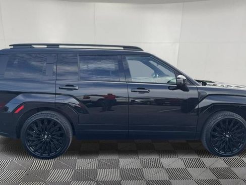 Used 2024 Hyundai Santa Fe Calligraphy AWD/4WD image 5