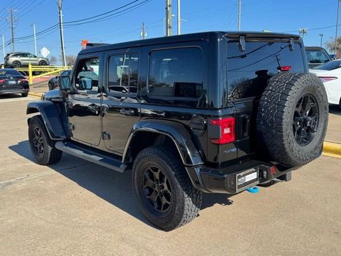 Used 2021 Jeep Wrangler Unlimited Sahara image 4