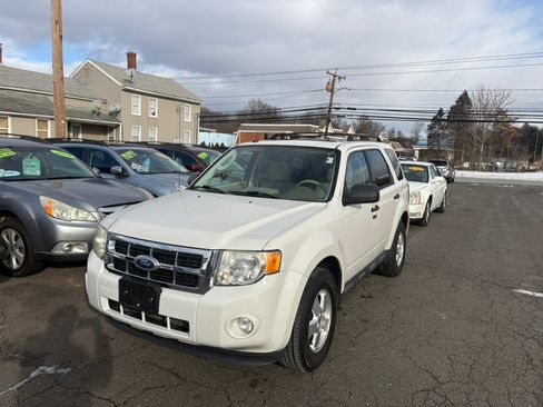 Used 2011 Ford Escape XLT w/ 202A Rapid Spec Order Code image 2