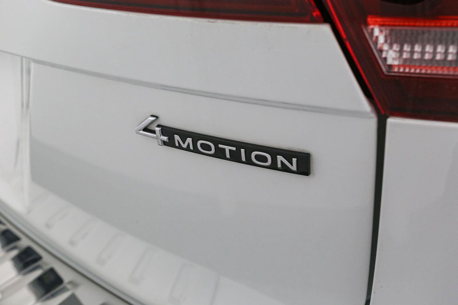 Certified 2024 Volkswagen Tiguan S AWD/4WD image 12