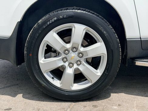 Used 2017 Chevrolet Traverse LT w/ Style and Technology Package FWD image 31