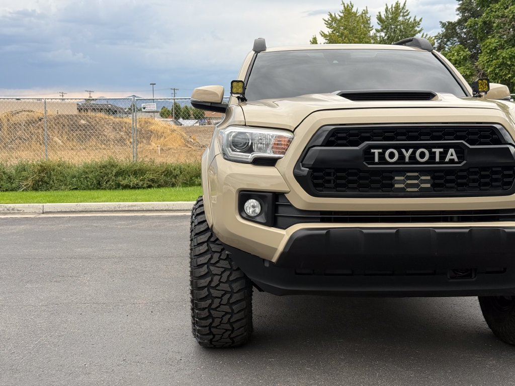 Used 2019 Toyota Tacoma TRD Sport w/ Technology Package AWD/4WD image 4
