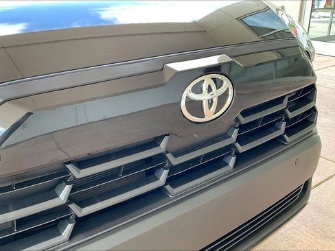 Certified 2026 Toyota Corolla Cross XLE w/ Convenience Package AWD/4WD image 31