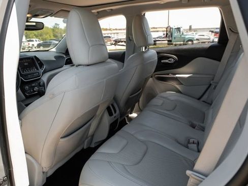 Used 2021 Jeep Cherokee Latitude Lux w/ Sun & Sound Group image 36