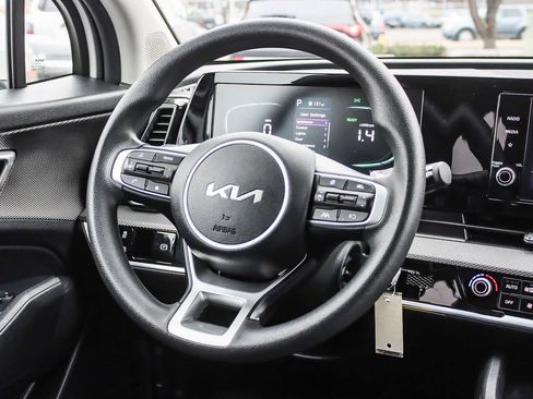 Used 2023 Kia Sportage LX image 14
