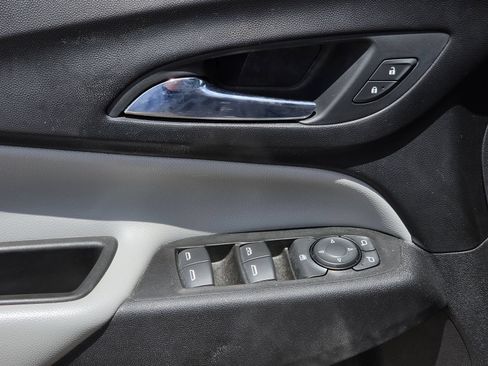 Used 2020 Chevrolet Equinox LS w/ LS Convenience Package FWD image 16