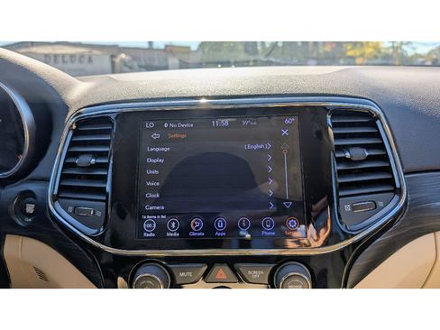 Used 2019 Jeep Grand Cherokee Laredo w/ 18" Wheel & 8.4" Radio Group image 29