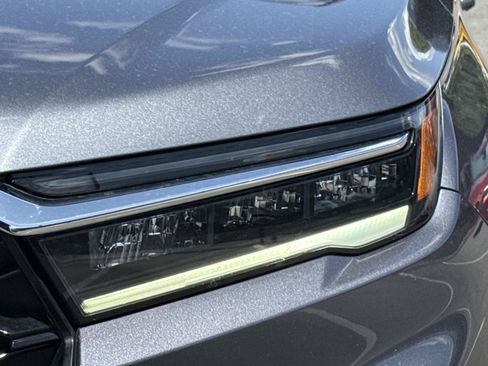 Certified 2025 Honda Pilot Touring image 10