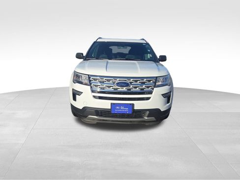 Certified 2018 Ford Explorer XLT image 9