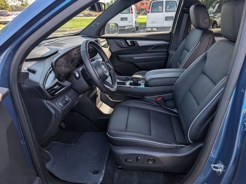 Used 2025 Buick Enclave Preferred FWD image 13