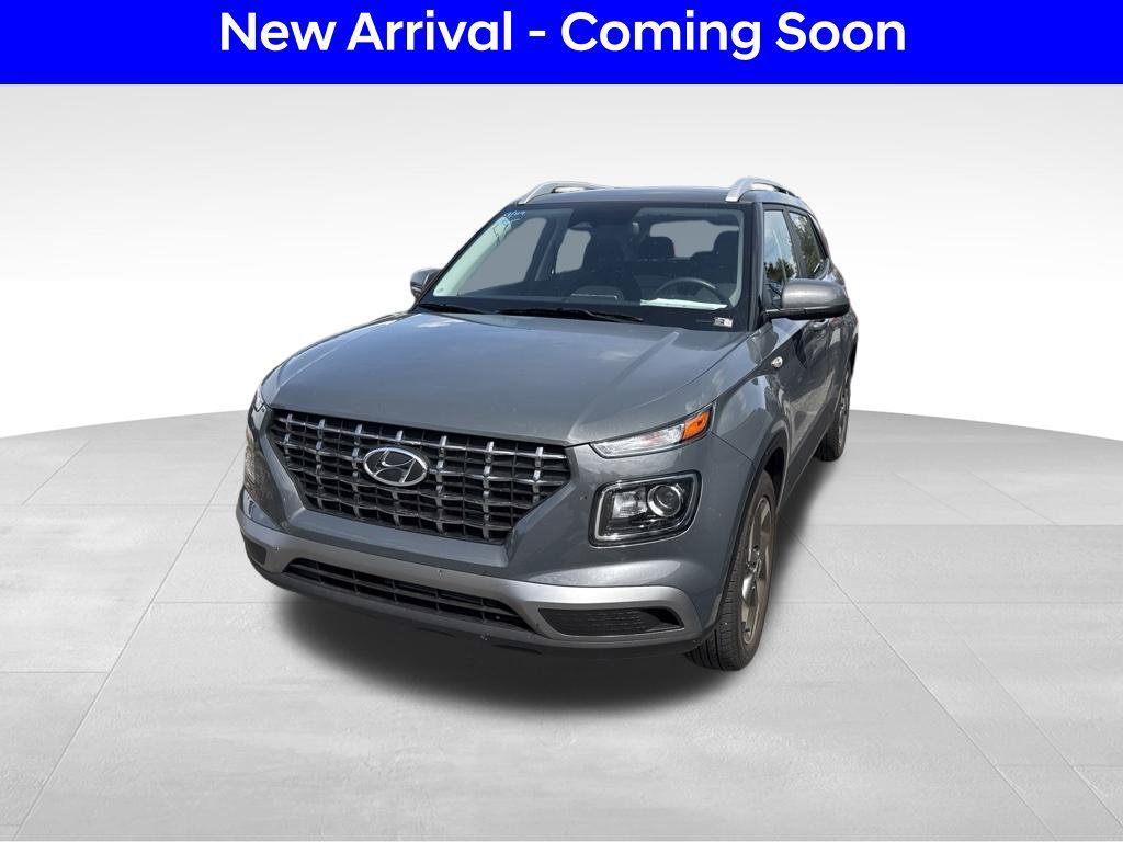 Used 2026 Hyundai Venue SEL FWD image 2