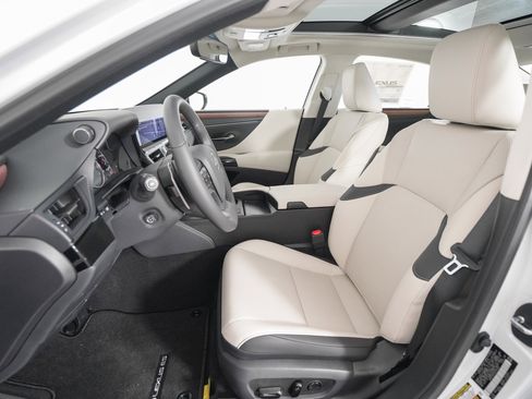 New 2025 Lexus ES 350 w/ Premium Package image 8