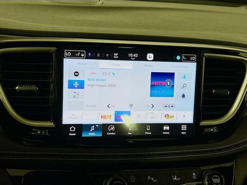 New 2027 Chrysler Pacifica Limited AWD/4WD image 15