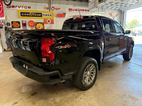 Used 2023 Chevrolet Colorado LT w/ LT Convenience Package image 5