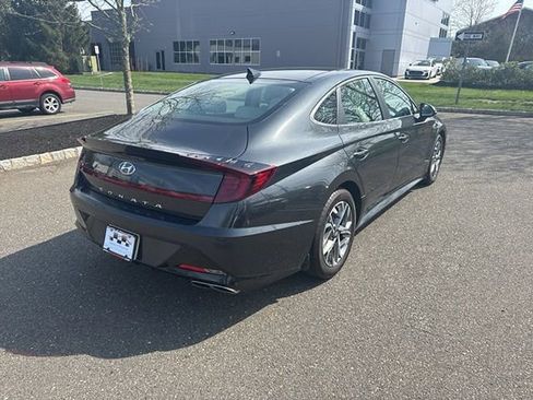 Used 2022 Hyundai Sonata SEL w/ Convenience Package image 6