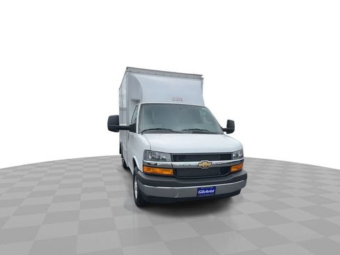 New 2025 Chevrolet Express 3500 w/ Power Convenience Package image 4