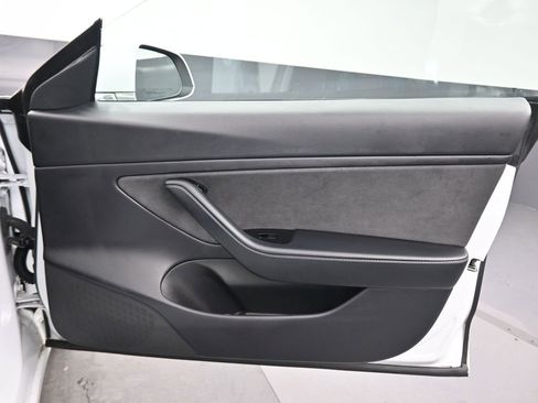 Used 2018 Tesla Model 3 Long Range image 37