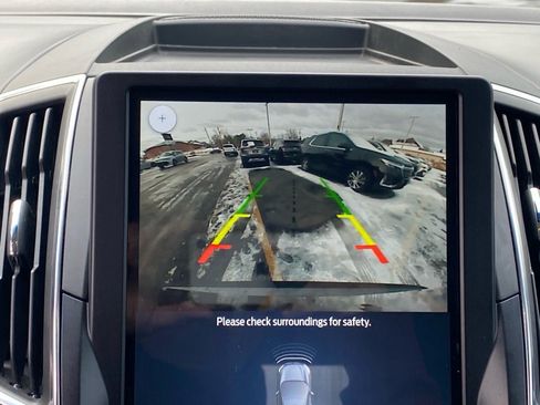 Used 2022 Ford Edge Titanium w/ Class II Trailer Tow Package image 15