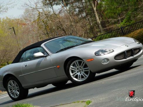Used 2003 Jaguar XK8 XKR Convertible image 10
