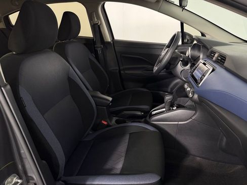 Used 2025 Nissan Versa SV image 30