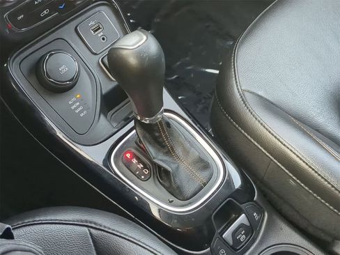 Certified 2019 Jeep Compass Limited image 30