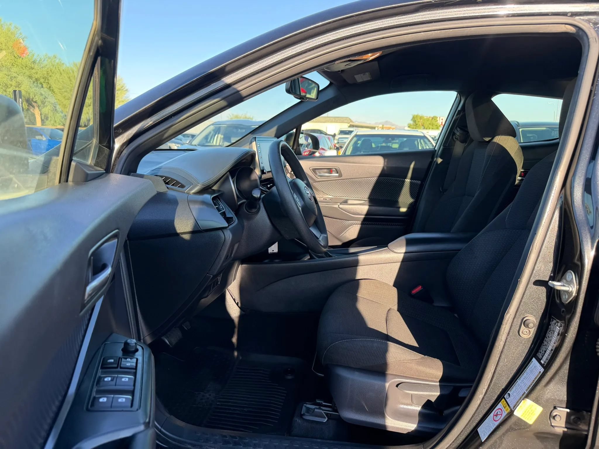 Used 2019 Toyota C-HR LE FWD image 15
