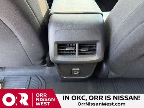 Used 2022 Chevrolet Equinox LT FWD image 18