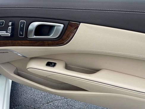 Used 2014 Mercedes-Benz SL 550 image 9
