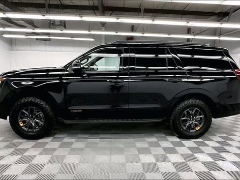 Used 2025 Ford Expedition Tremor AWD/4WD image 13
