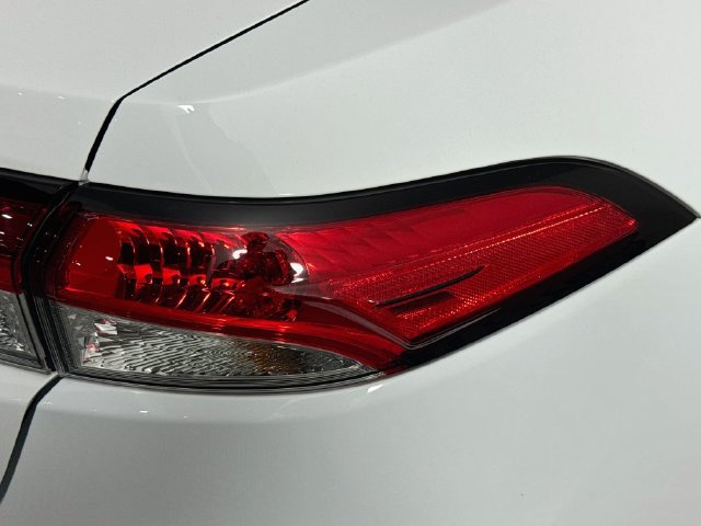 Used 2025 Toyota Corolla LE FWD image 30