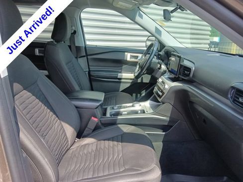 Used 2021 Ford Explorer XLT AWD/4WD image 33