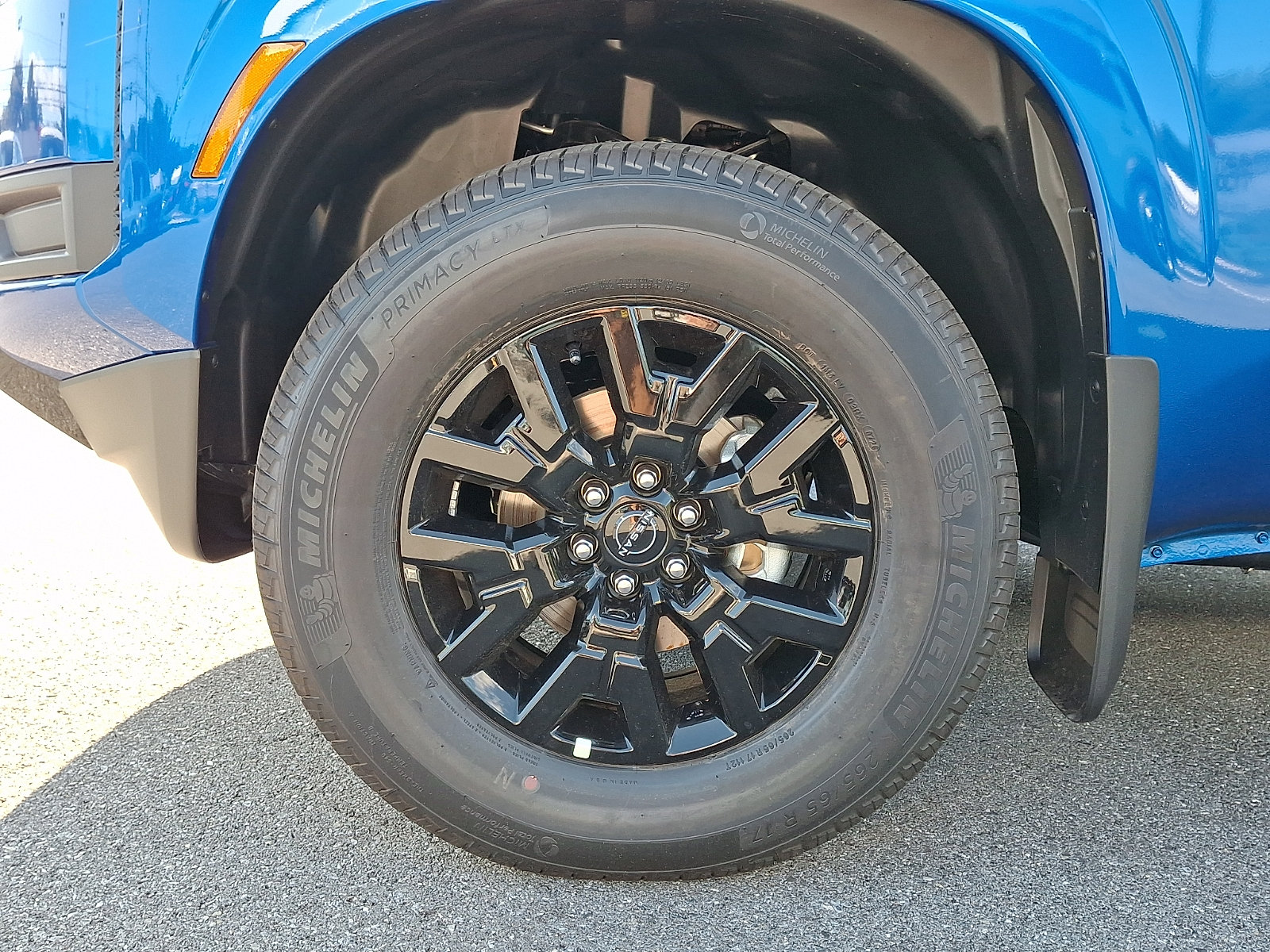 New 2027 Nissan Frontier SV w/ SV Convenience Package AWD/4WD image 4