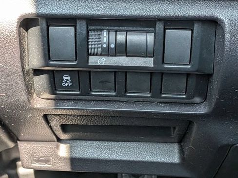 Used 2018 Subaru Impreza 2.0i AWD/4WD image 18