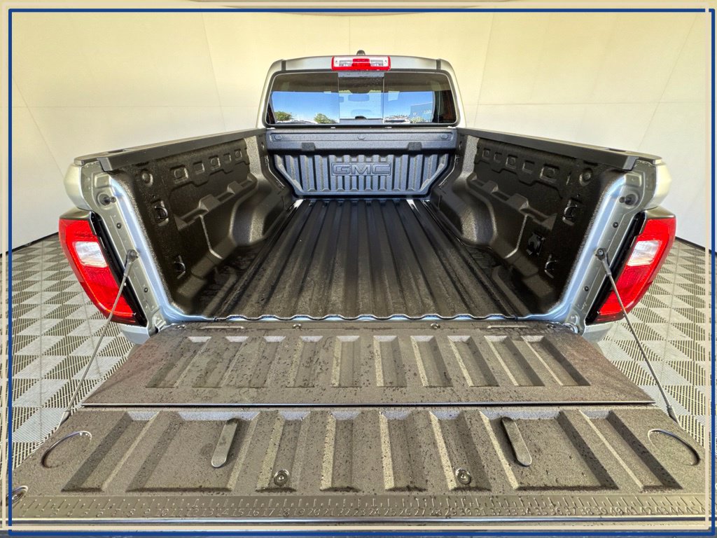 New 2026 GMC Canyon AT4X w/ LPO, Black Badging Package AWD/4WD image 34