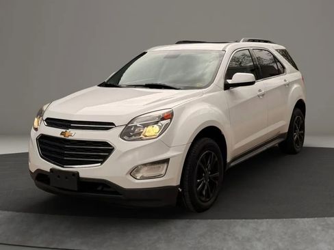Used 2017 Chevrolet Equinox LT w/ Convenience Package FWD image 3