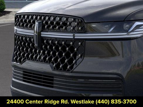 New 2026 Lincoln Navigator L Black Label AWD/4WD image 17